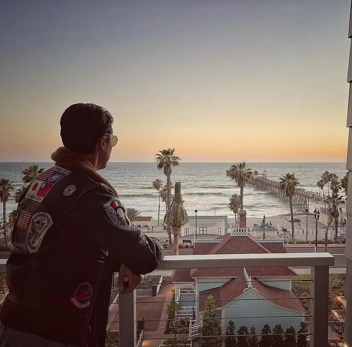 Top Gun Maverick Bomber Jacket – Vintage Aviator Leather Jacket with Patches | G-1 Flight Pilot Style | Shearling Collar US Navy Jacket Gift